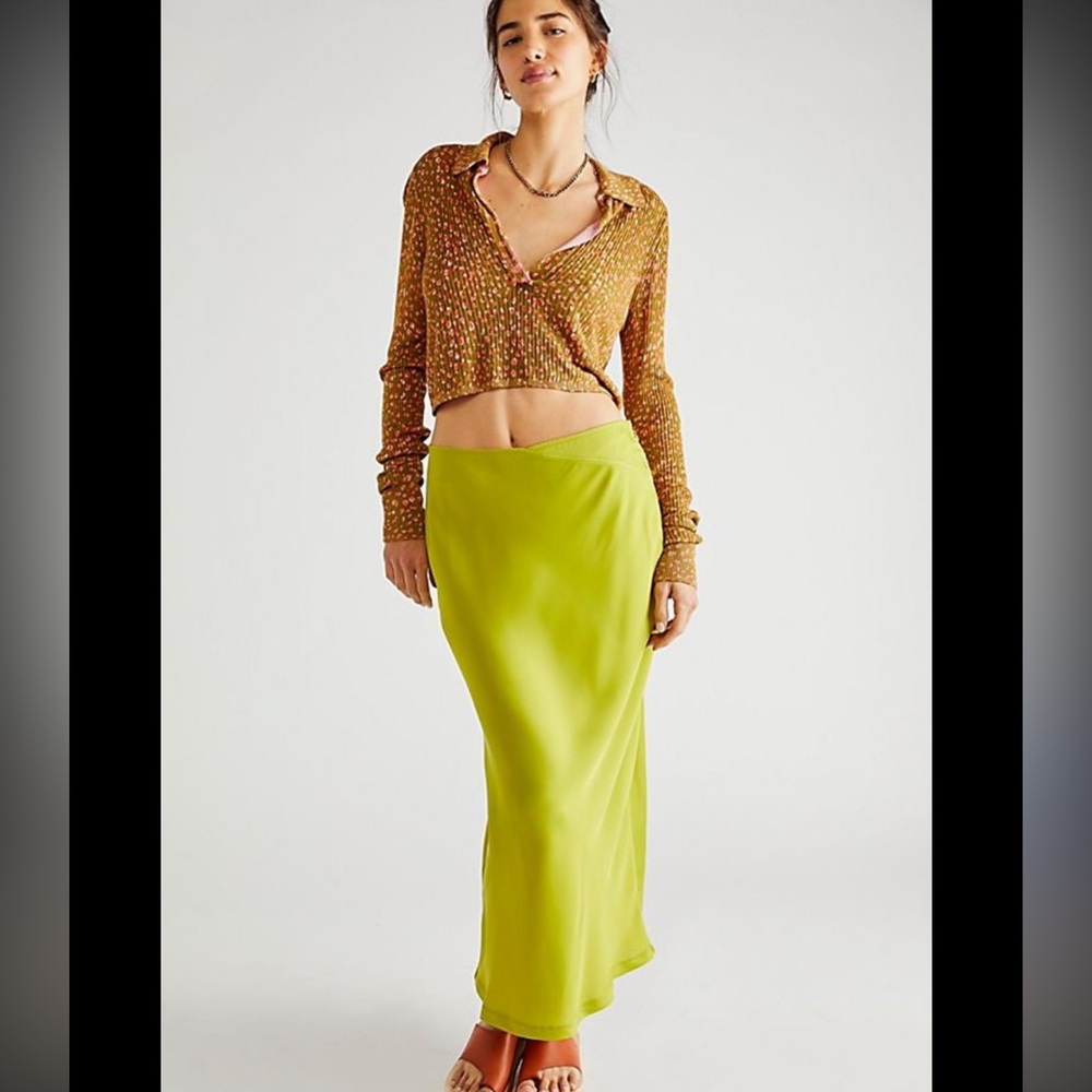💚✨Free People + Oh So Low Midi Skirt 💚✨$118